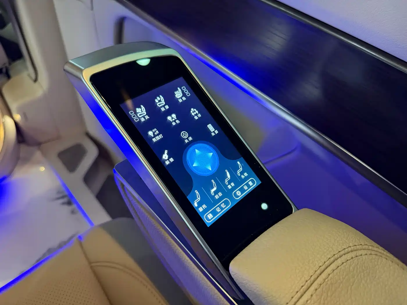 Mercedes-Benz V-Class 2022 V 260 Pilot Edition фото 15