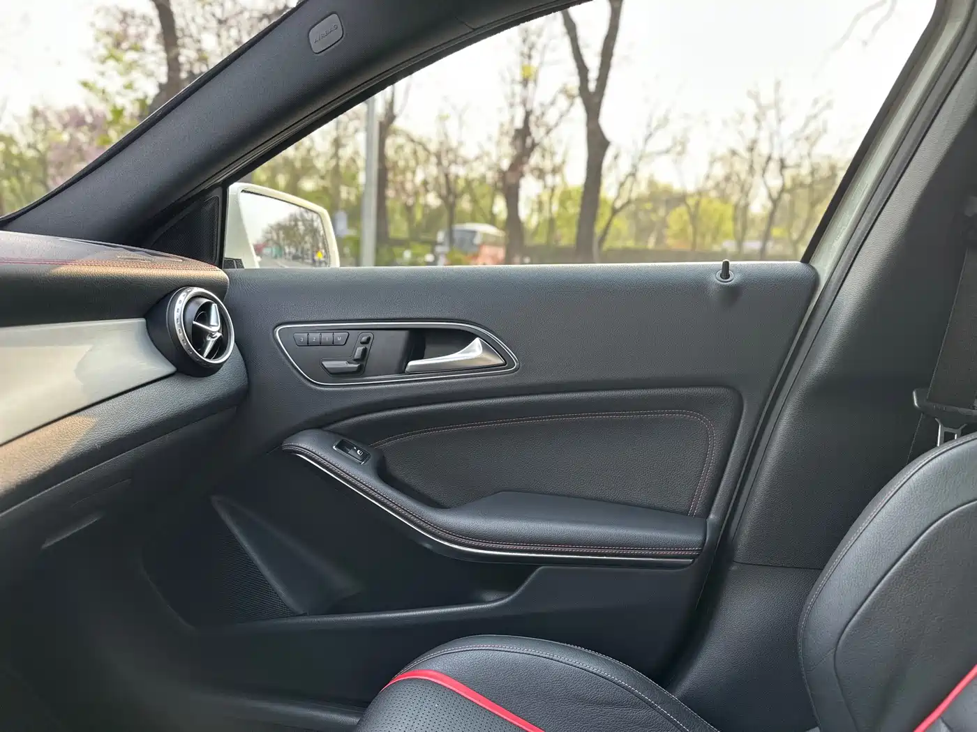 Mercedes-Benz GLA AMG 2015 AMG GLA 45 4MATIC фото 28