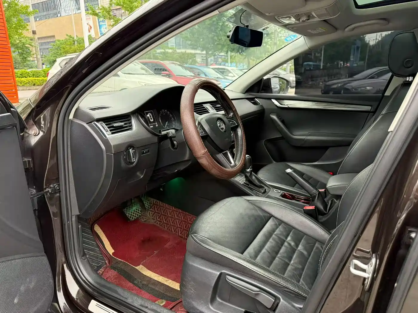 Škoda Octavia 2017 1.6L Automatic Smart Edition фото 4