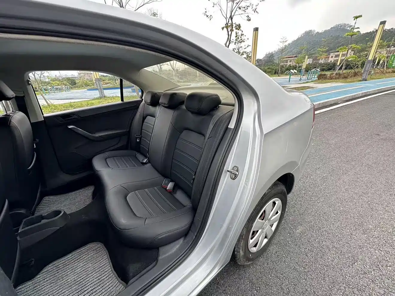 Volkswagen Santana 2013 1.6L Automatic Trend Edition фото 7