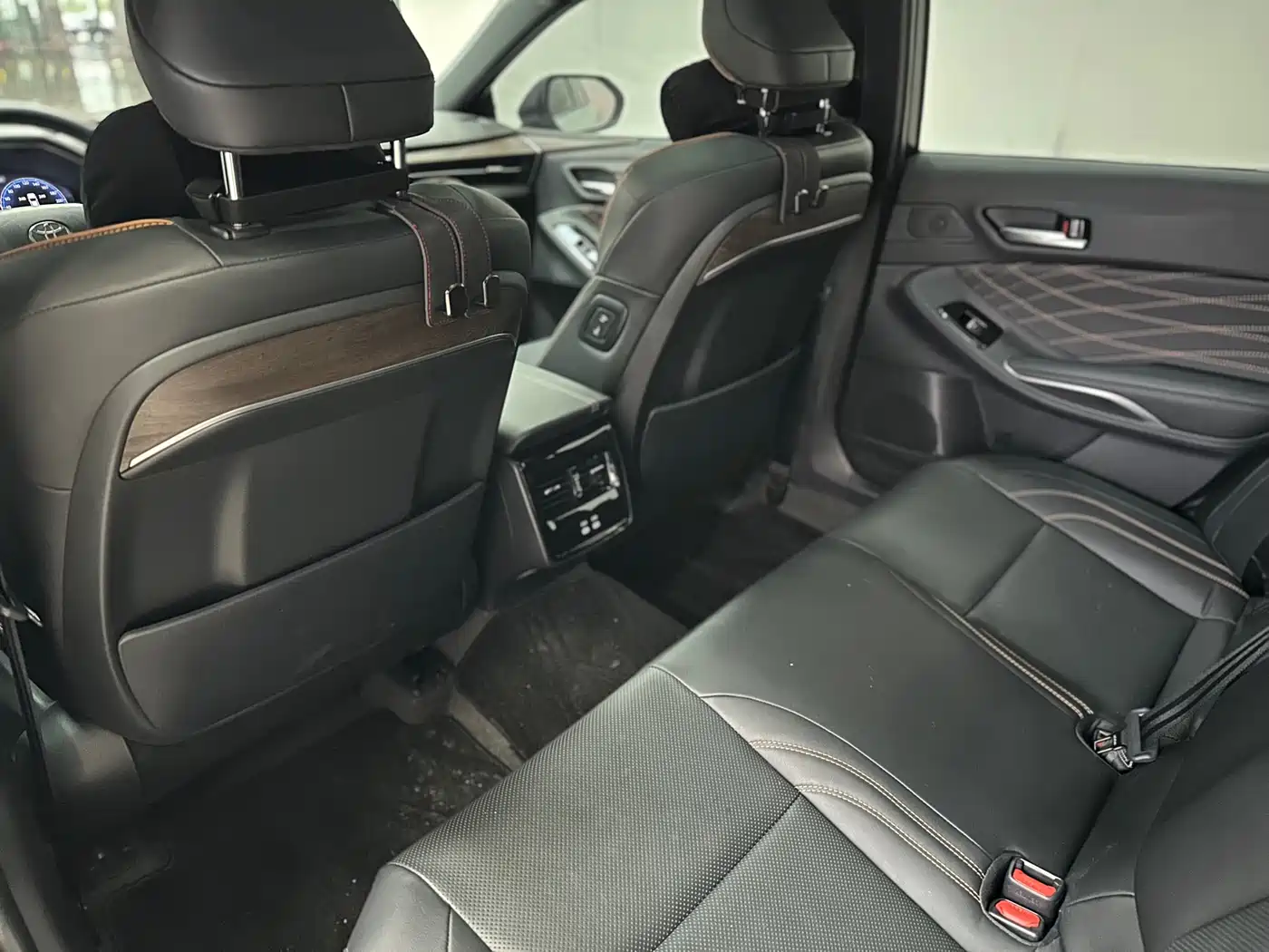 Toyota Avalon 2024 Hybrid 2.0L Luxury Edition фото 8