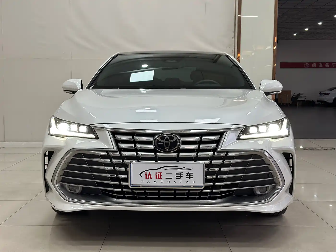 Toyota Avalon 2024 Hybrid 2.0L Luxury Edition фото 2