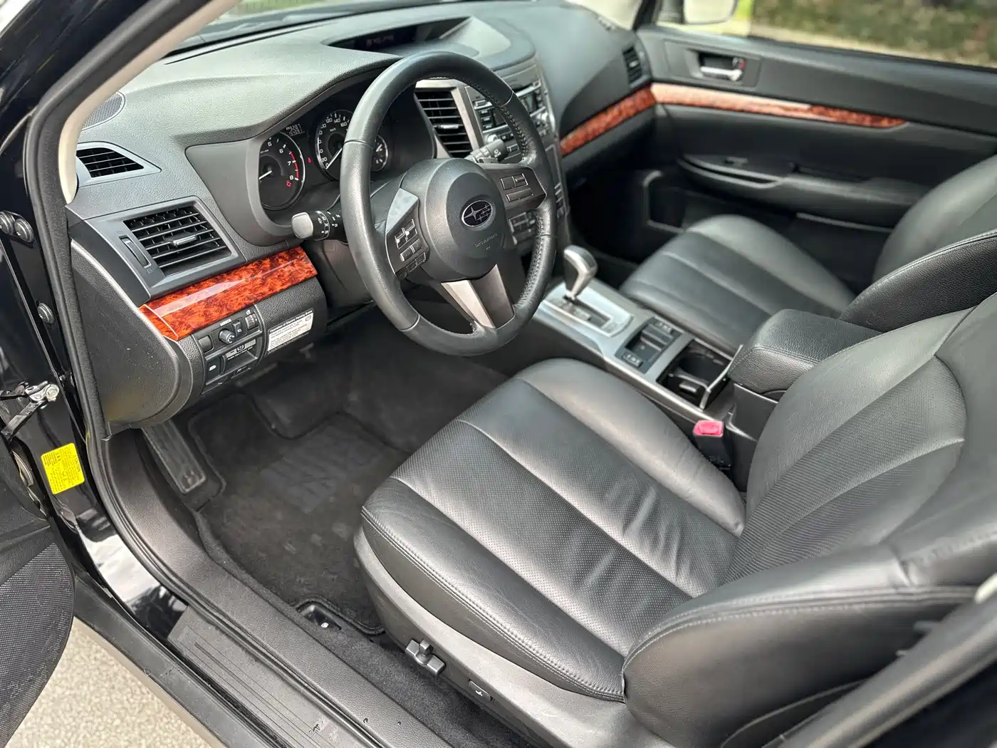 Subaru Outback 2011 2.5i Luxury Edition фото 7