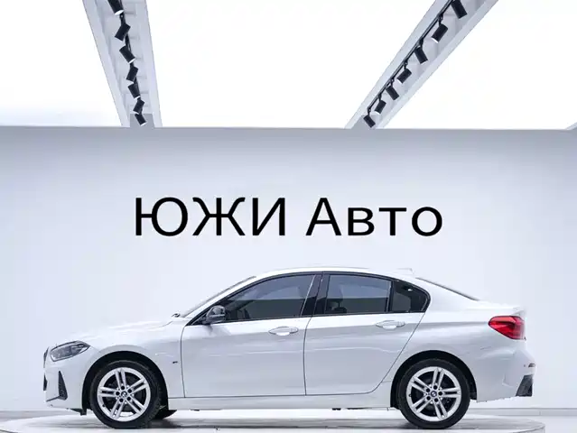 BMW 1 Series 2022 120i M Sport Shadow Edition — фото 4