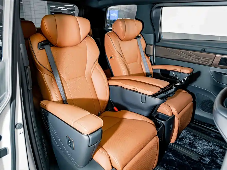 Toyota Vellfire 2025 2024 Crown Hybrid 2.5L Executive Premium Edition
