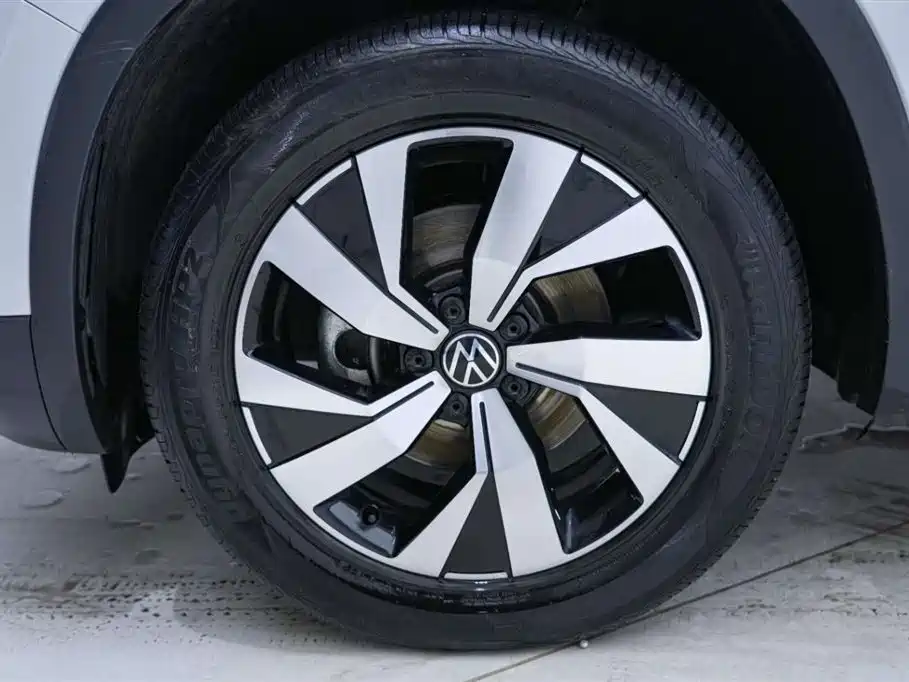 Volkswagen Tayron 2022 280TSI 2WD Luxury Smart Connect Edition фото 10