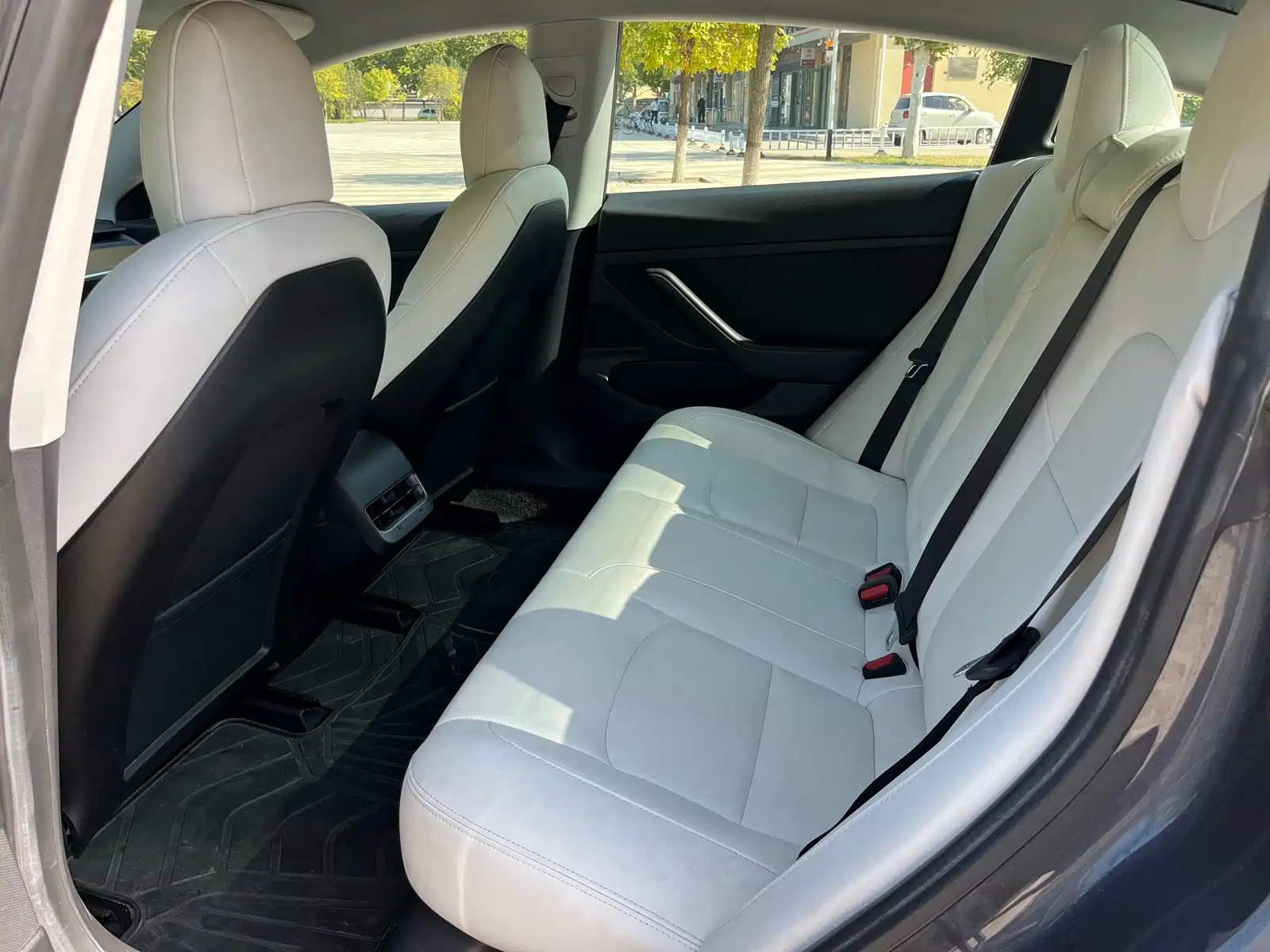 Фото 7 - Tesla Model 3