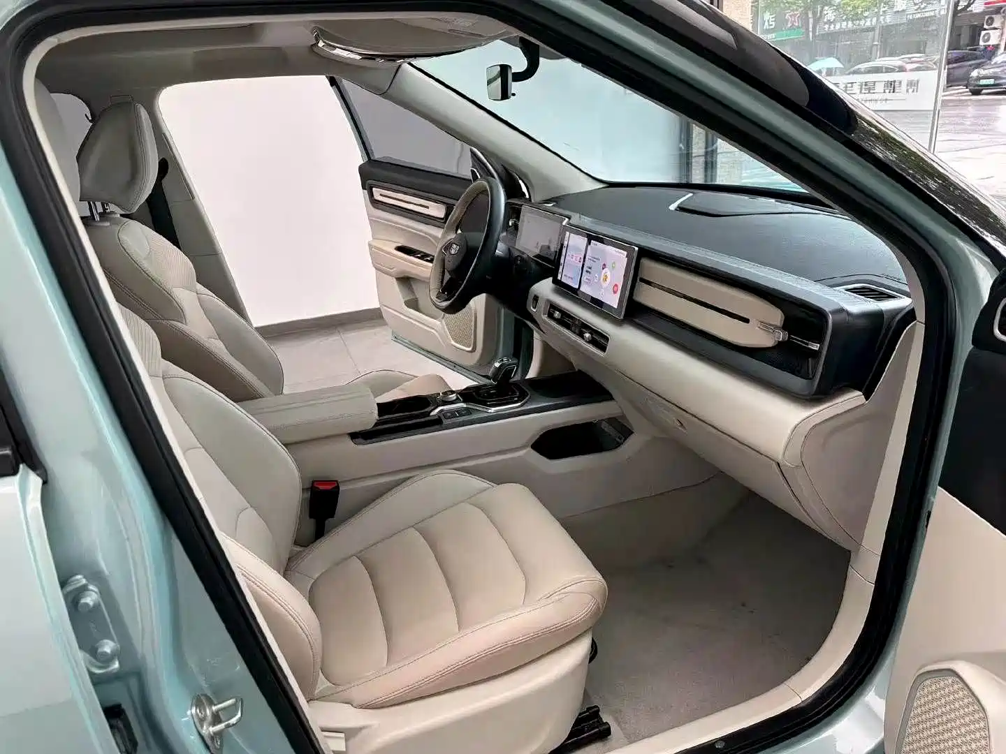 Фото 4 - Geely ICON