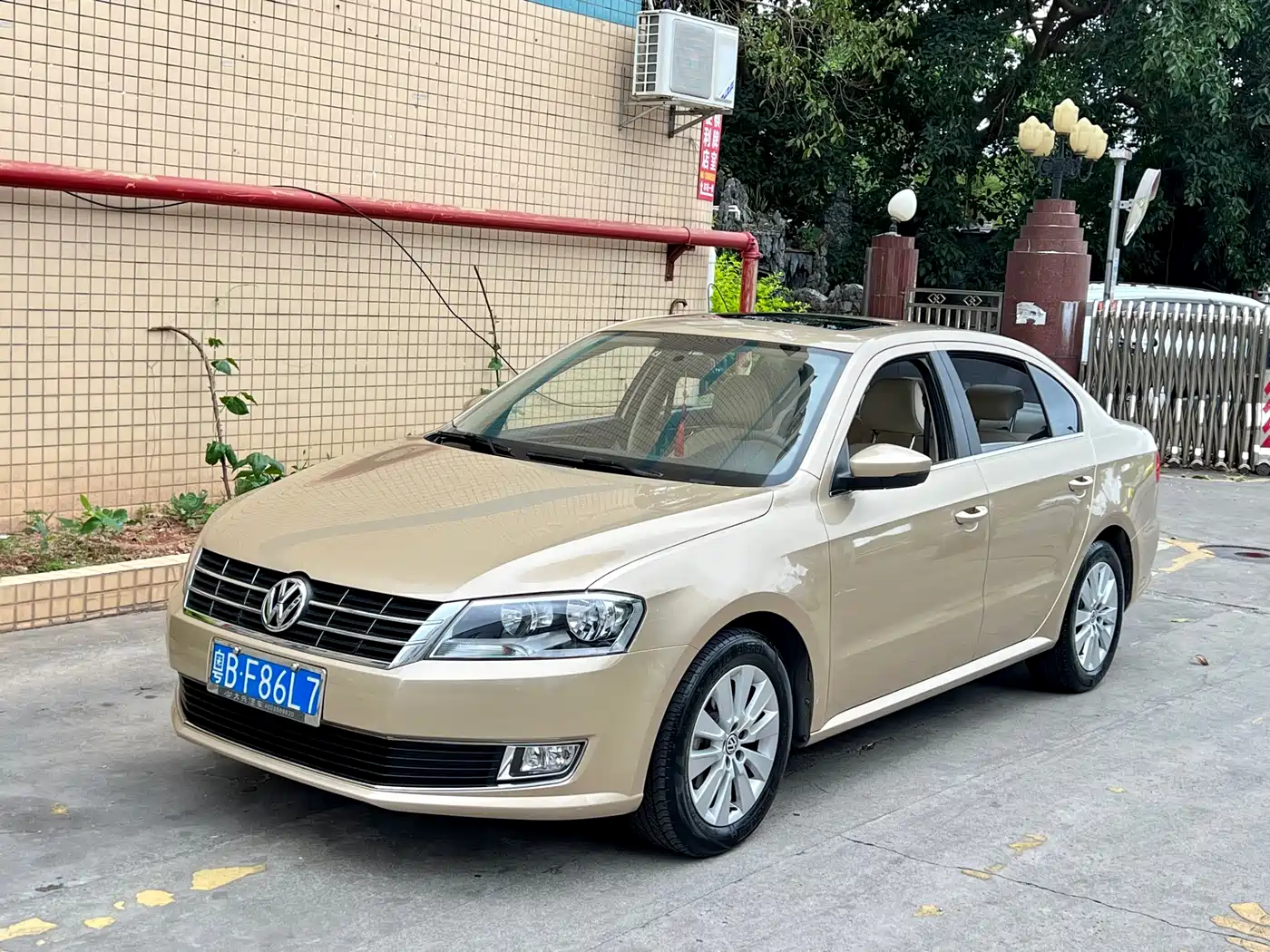 Volkswagen Lavida 2013 Facelift Classic 1.6L Automatic Comfort