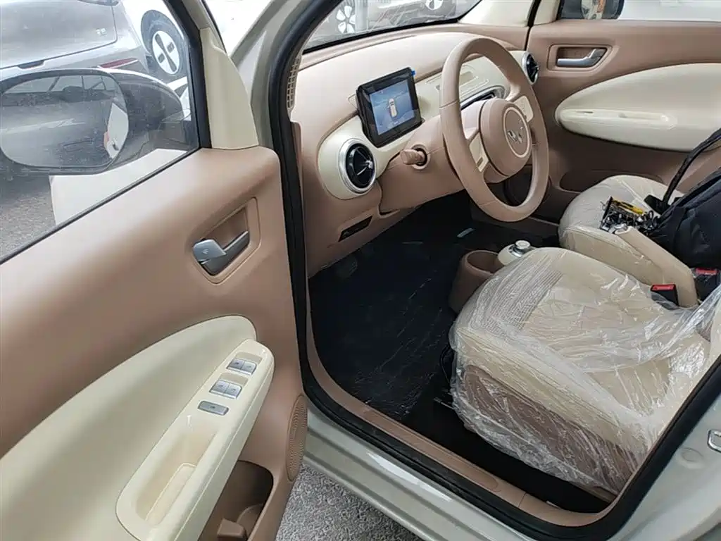 Wuling Motors Hongguang MINIEV 2026 2025 4-Door Advanced