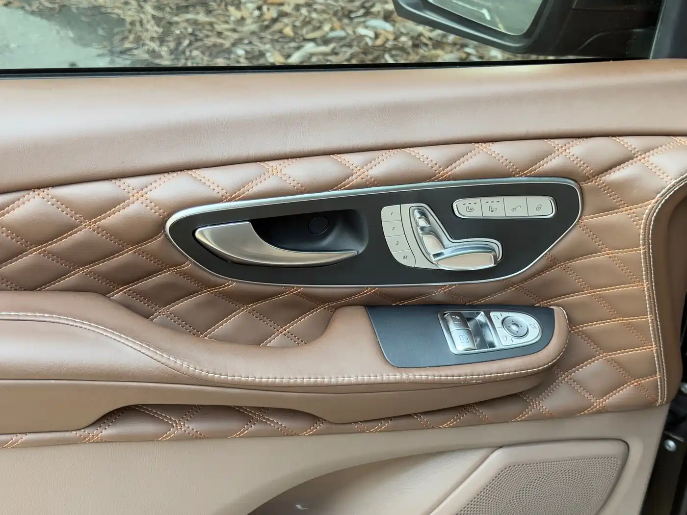 Mercedes-Benz V-Class 2017 Model V 260 Pilot Edition фото 13