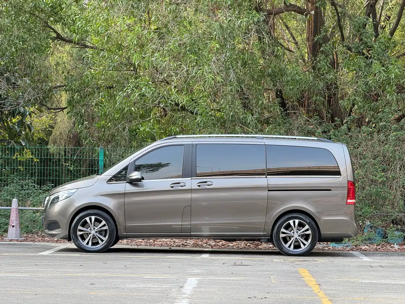 Mercedes-Benz V-Class 2017 Model V 260 Pilot Edition фото 20