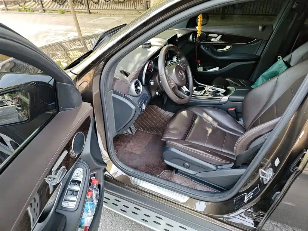 Mercedes-Benz GLC 2017 GLC 260 4MATIC Luxury фото 13