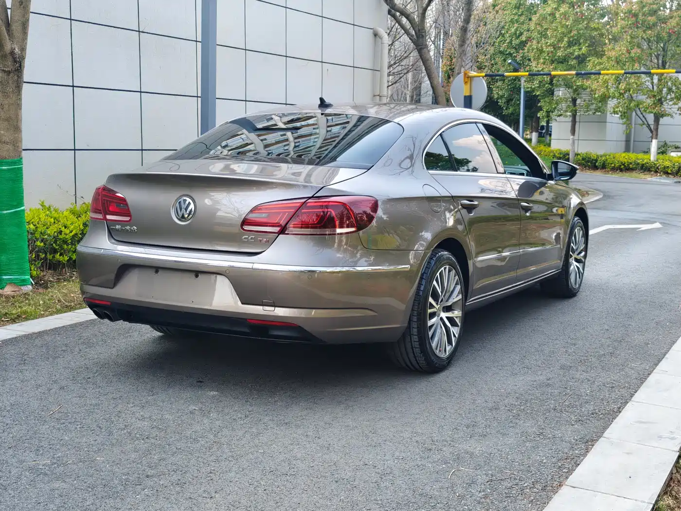 Volkswagen FAW-Volkswagen CC 2013 2.0TSI Ultimate фото 7