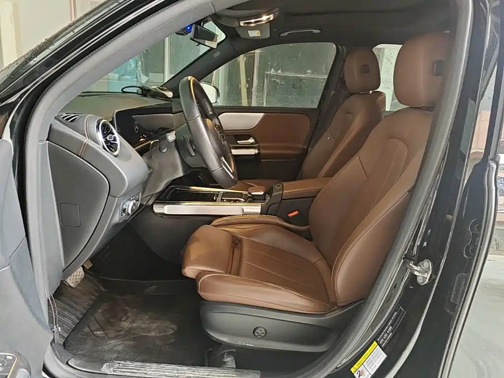 صورة 15 - Mercedes-Benz GLB