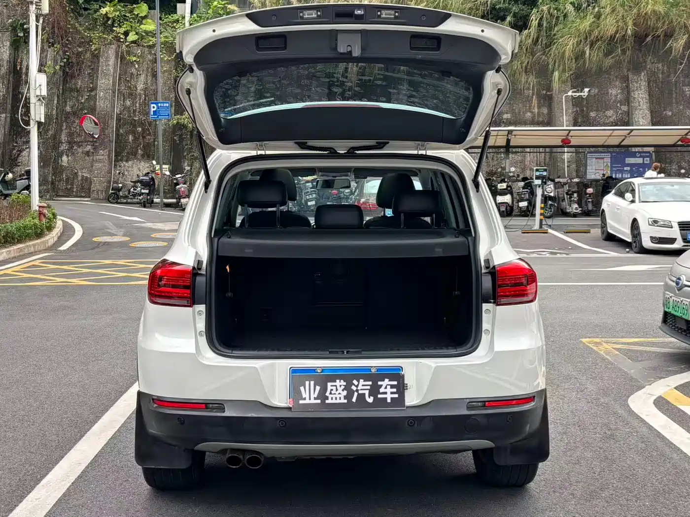 Volkswagen Tiguan 2013 2.0TSI Auto 4WD Luxury Edition фото 8