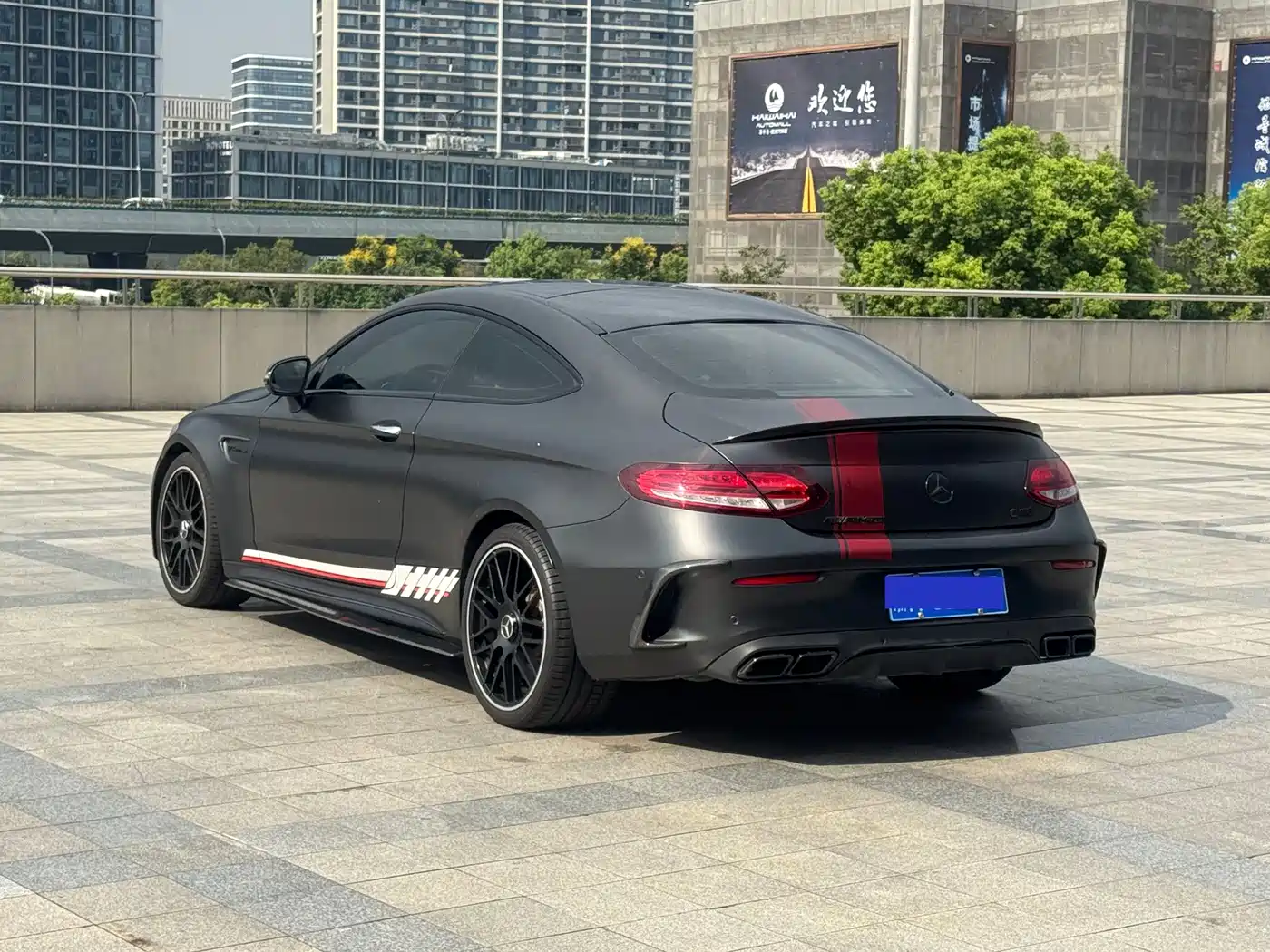 Photo 4 - Mercedes-Benz C-Class AMG