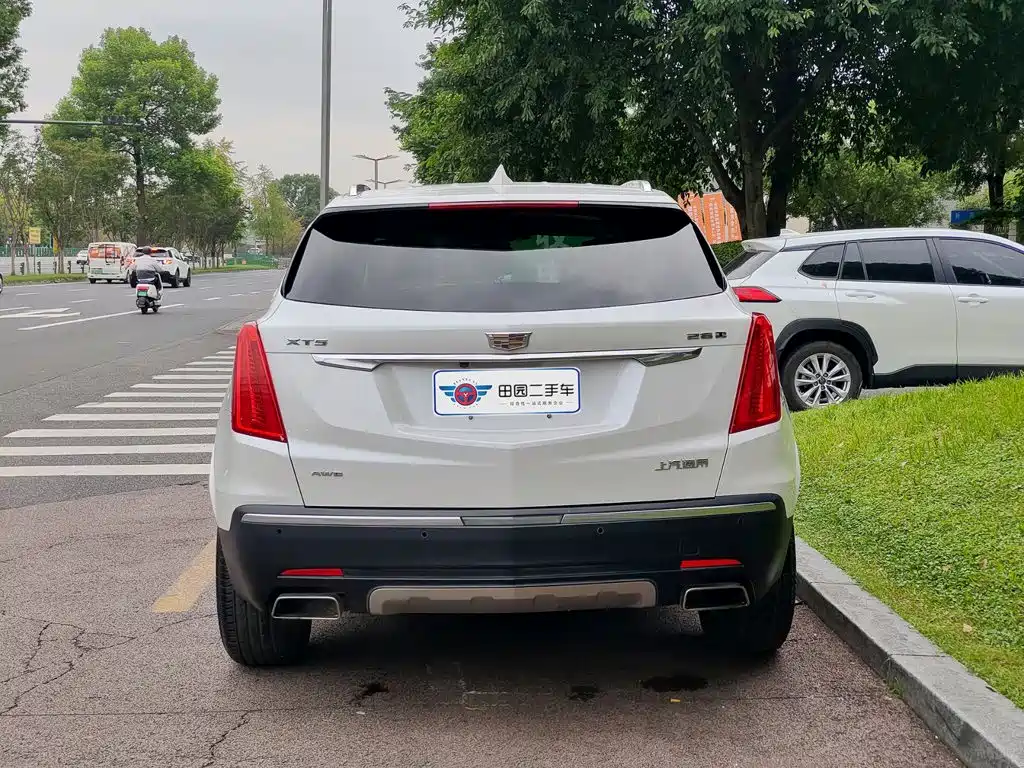Cadillac XT5 2017 2016 28T AWD Luxury Model
