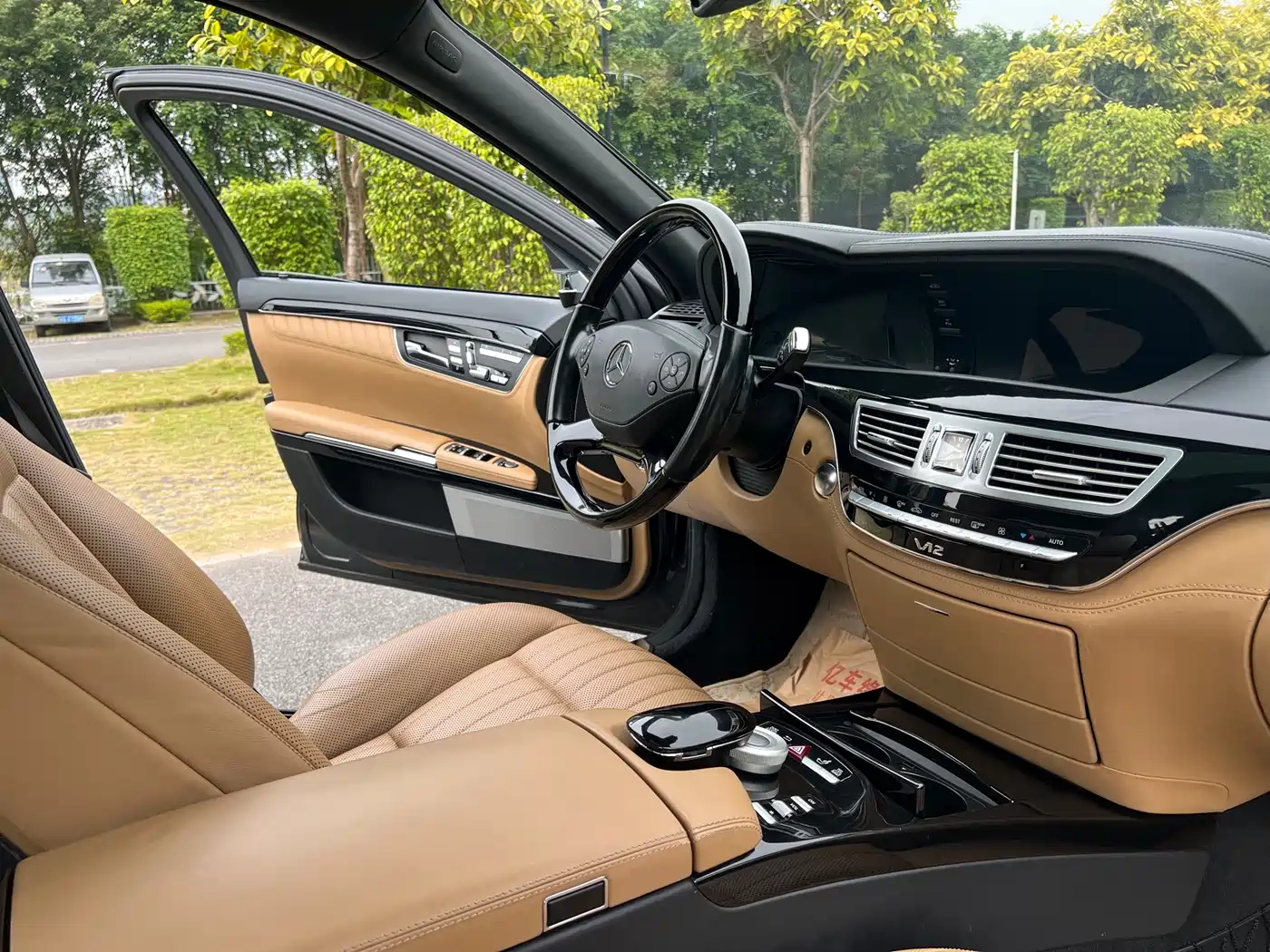 Mercedes-Benz S-Class 2012 S 600 L Grand Edition designo фото 15