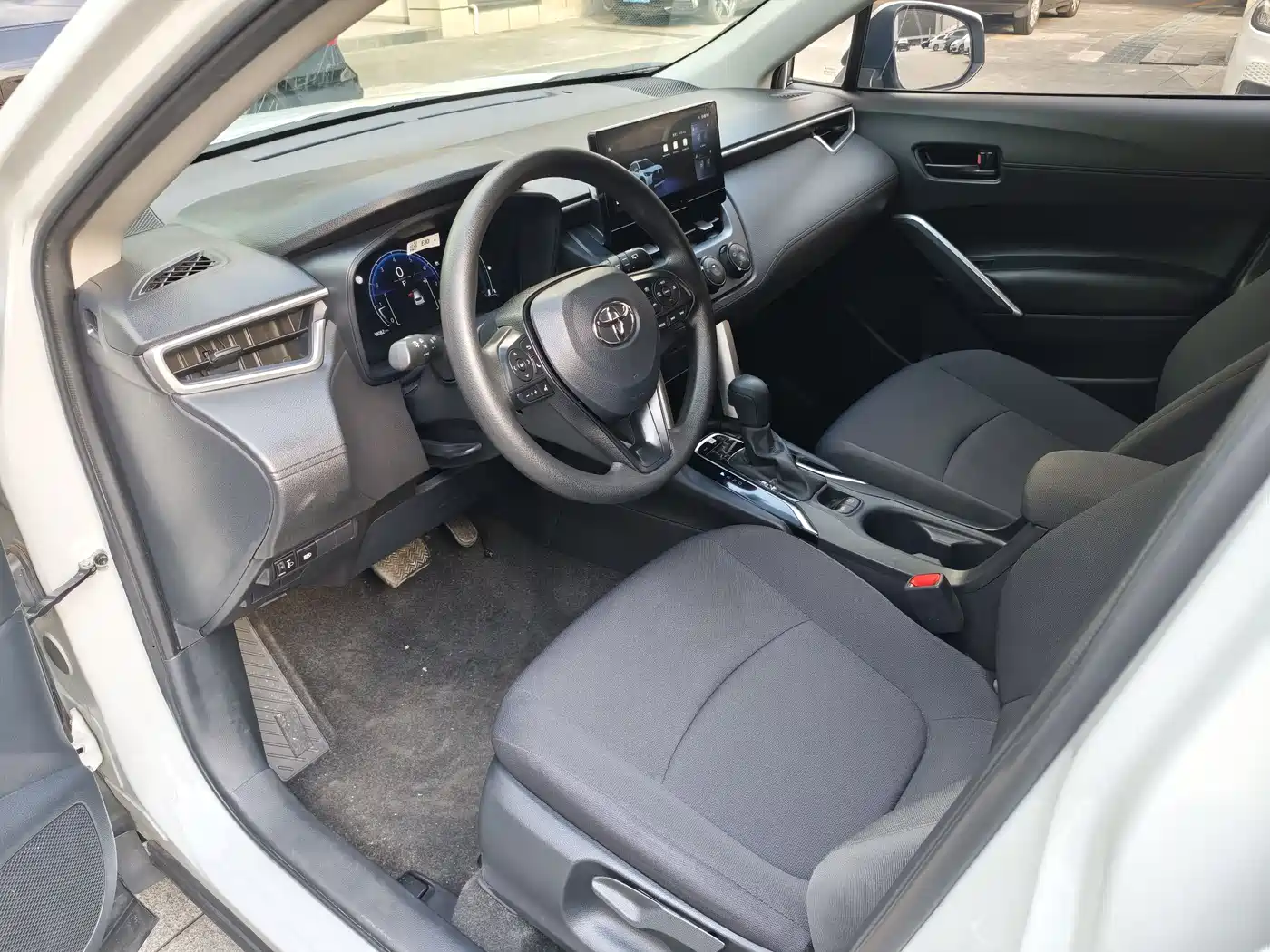 Toyota Corolla Cross 2023 2.0L Pioneer Edition фото 11