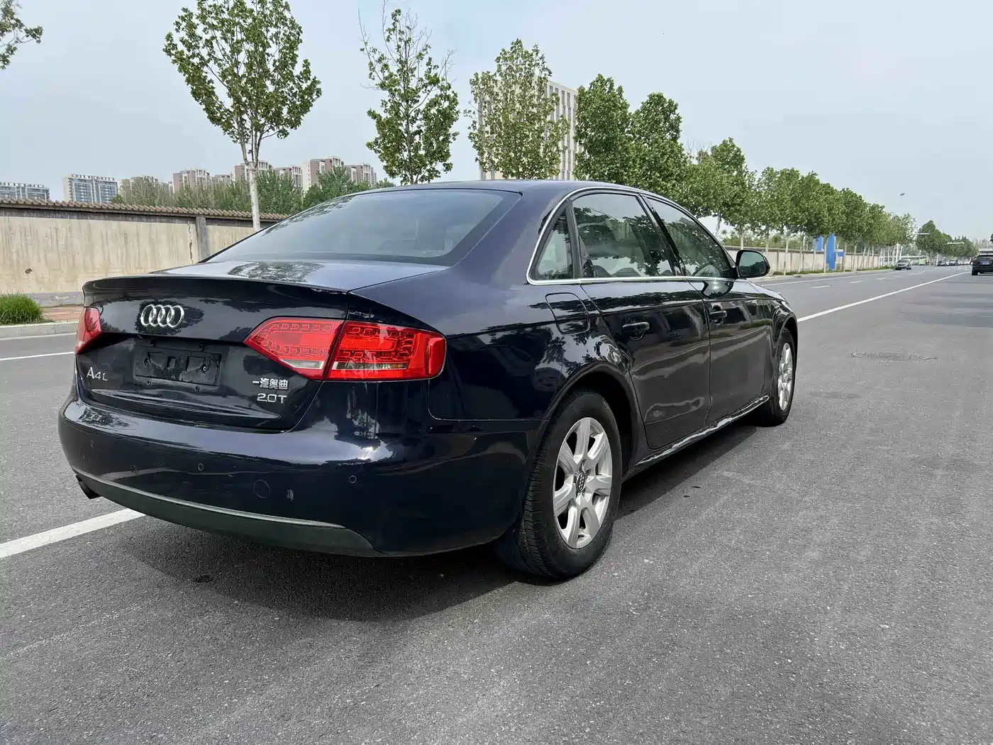 Audi A4L 2010 2.0 TFSI Standard фото 12