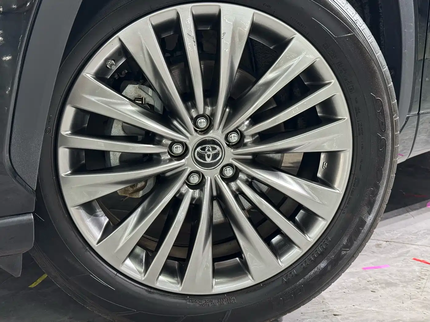 Toyota Highlander 2022 Dual Engine 2.5L 4WD Supreme Edition 7-Seater фото 25