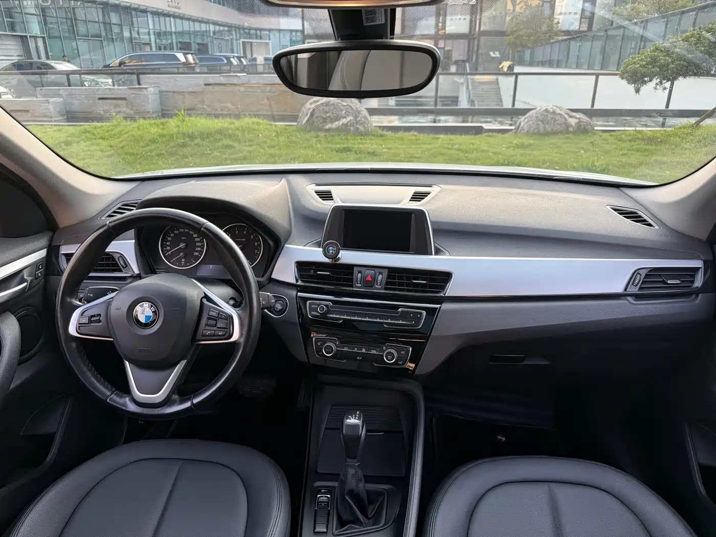 BMW X1 2018 sDrive18Li Fashion Model фото 15