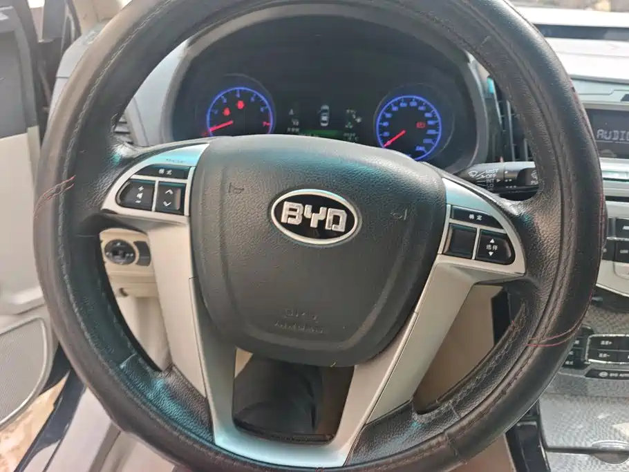 BYD Surui 2013 2013 1.5L Manual Premium
