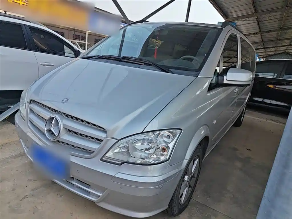 Mercedes-Benz Vito 2011 2.5L 7-Seat Executive Edition фото 2