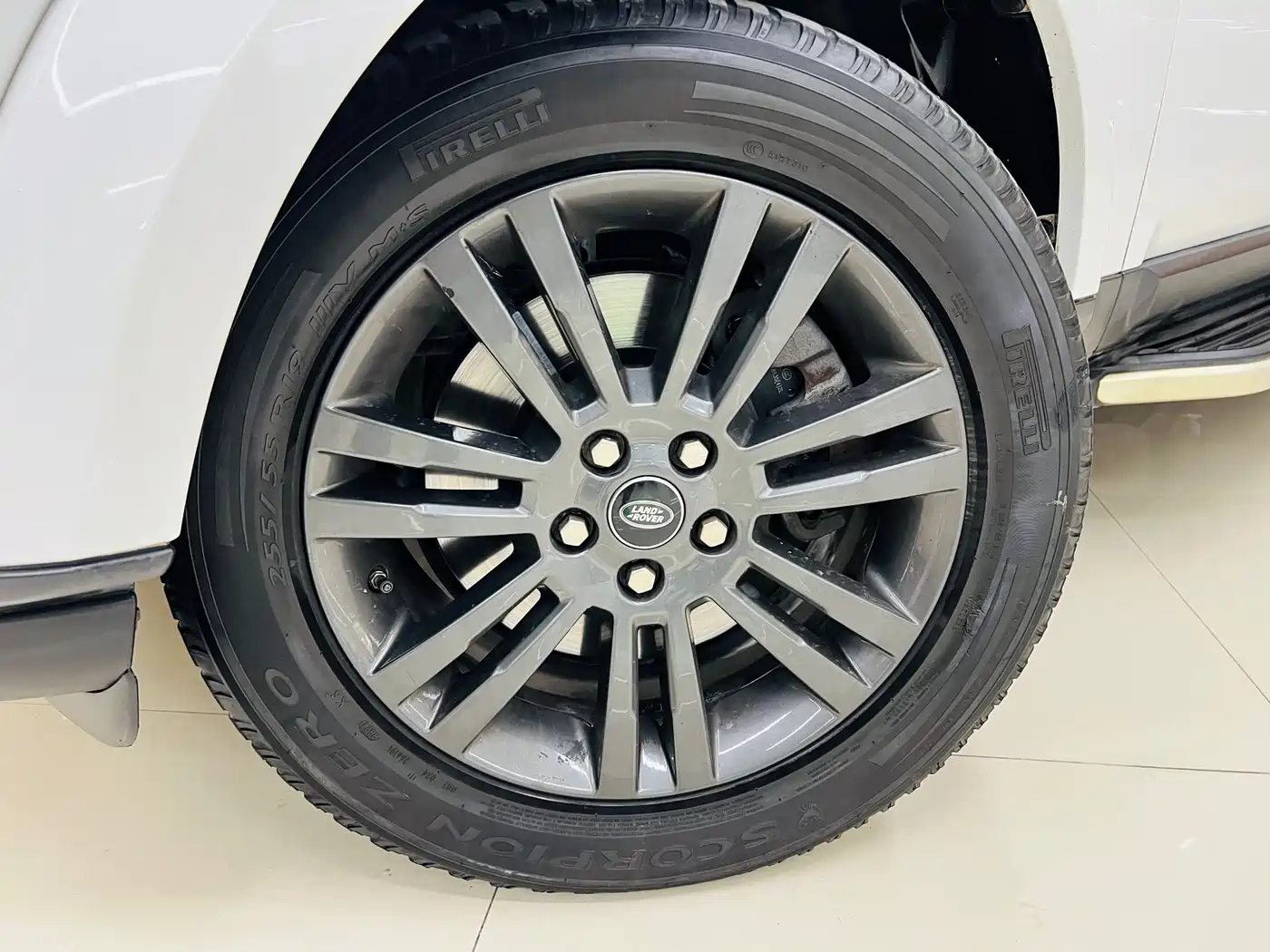 Land Rover Discovery 2016 3.0 SC Black Edition SE фото 3