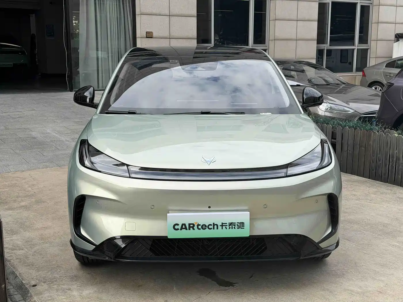 ARCFOX T1 2025 2025 Base Model