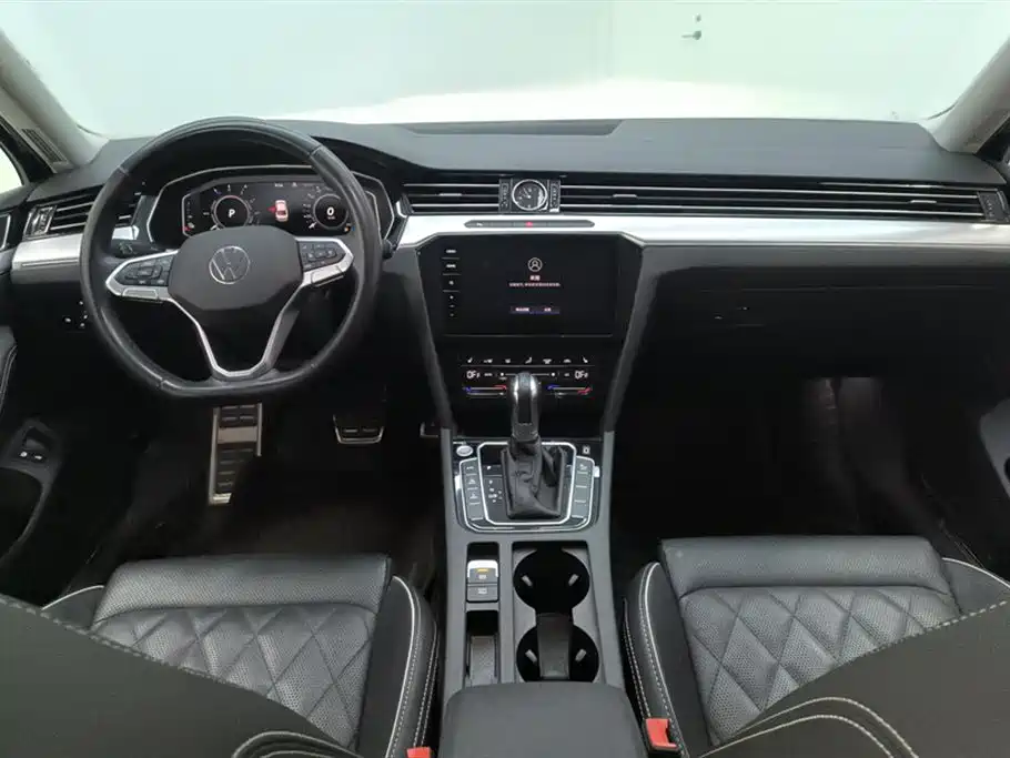 Volkswagen Magotan GTE Plug-in Hybrid 2022 GTE Luxury фото 12