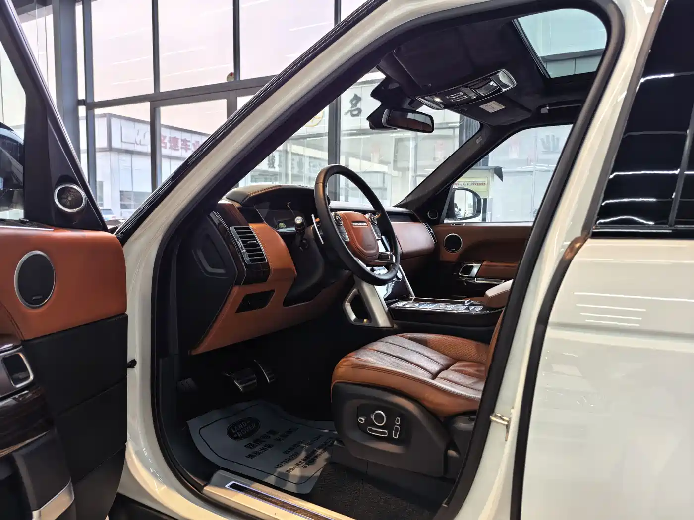 Land Rover Range Rover 2016 5.0 SC V8 AB Ultimate Autobiography LWB фото 6