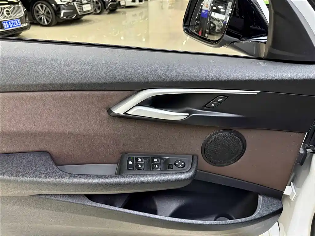 BMW 1 Series 2019 120i Leading M Sport Package фото 14