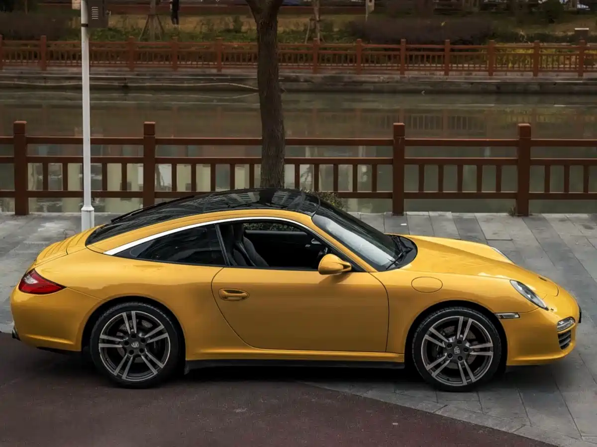 Porsche 911 2010 Targa 4 3.6L фото 8