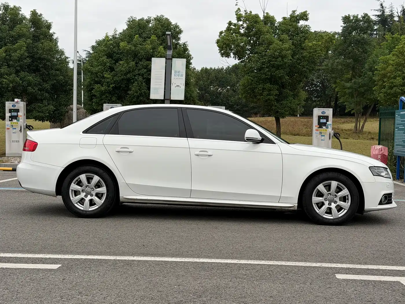 Фото 6 - Audi A4L
