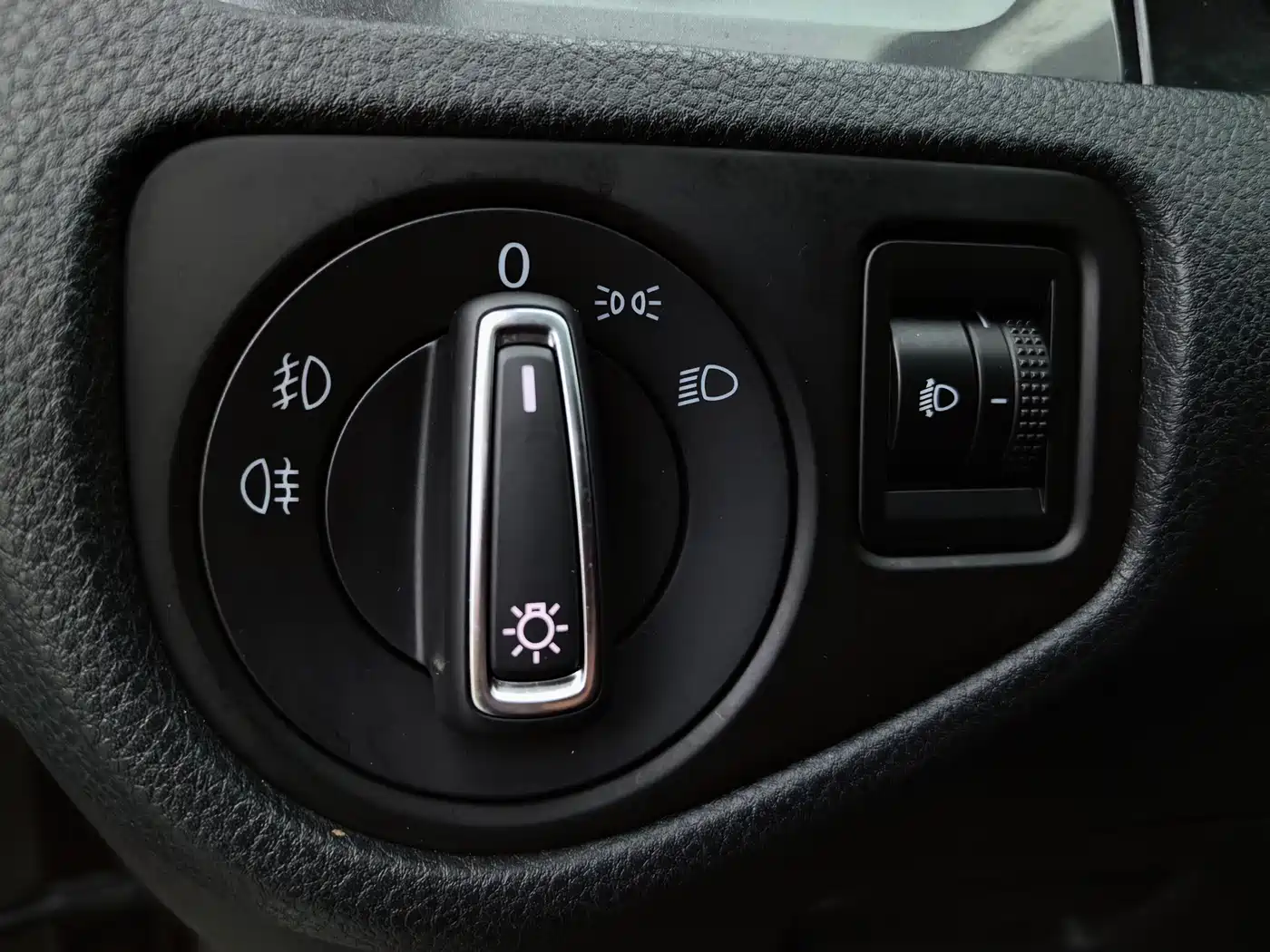 Volkswagen Golf 2016 230TSI Automatic Comfort фото 20