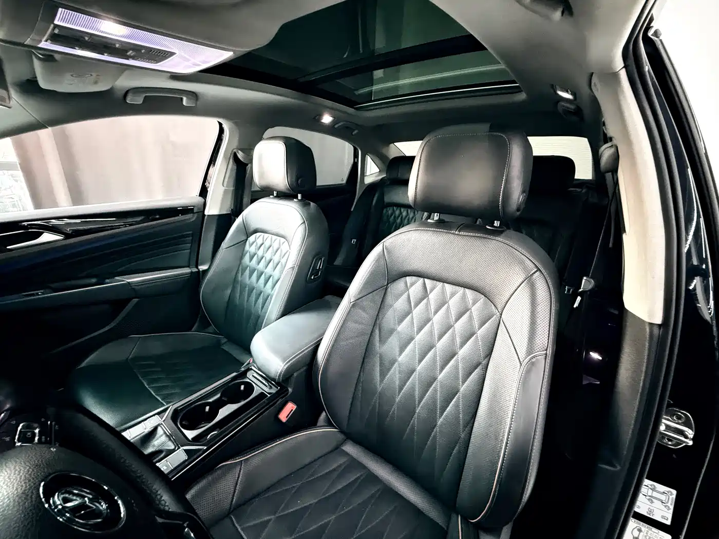 Volkswagen Passat 2020 330TSI Luxury Edition China VI фото 21