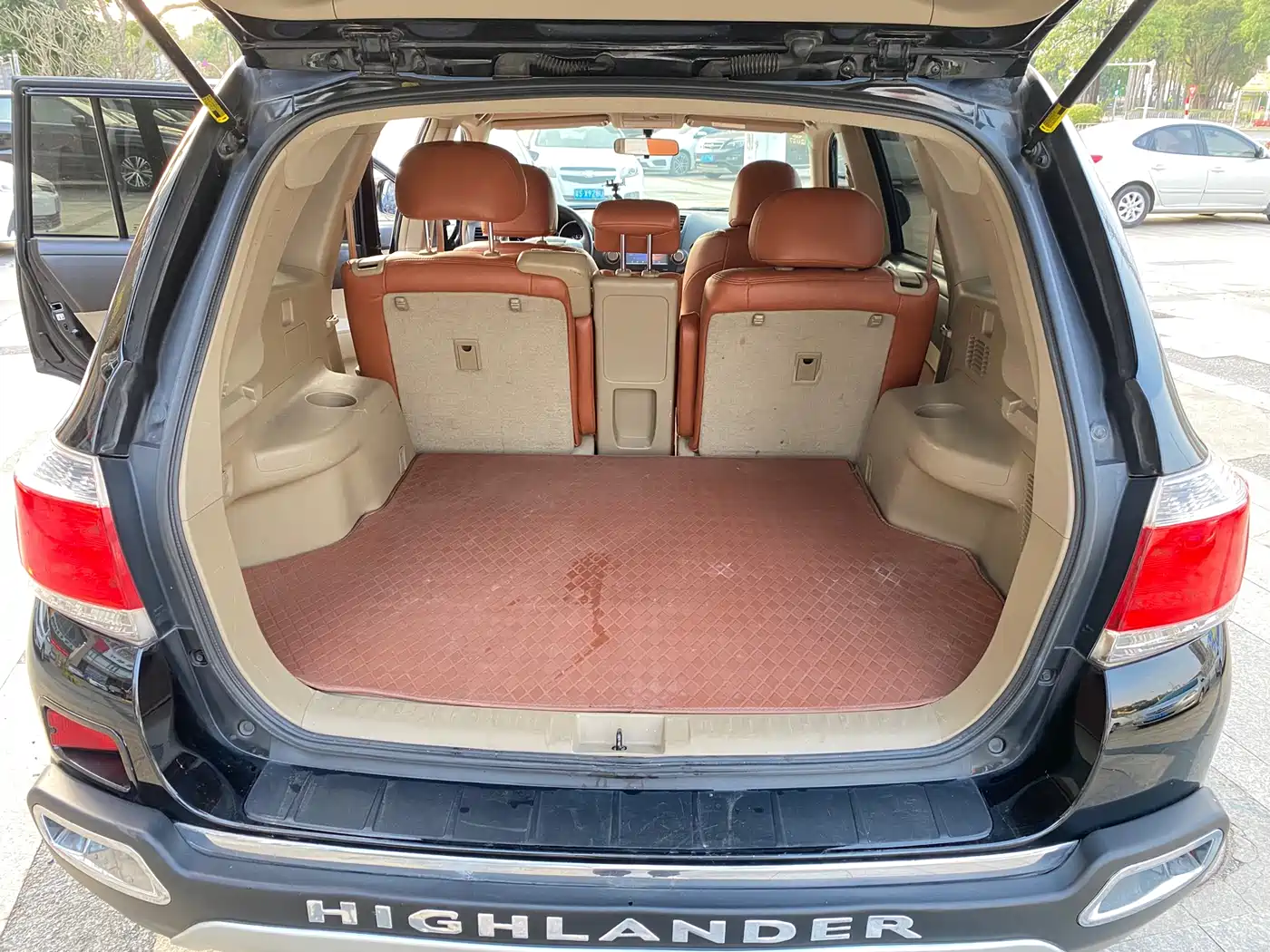 Toyota Highlander 2012 2.7L 2WD 5-seater Sport Edition фото 13