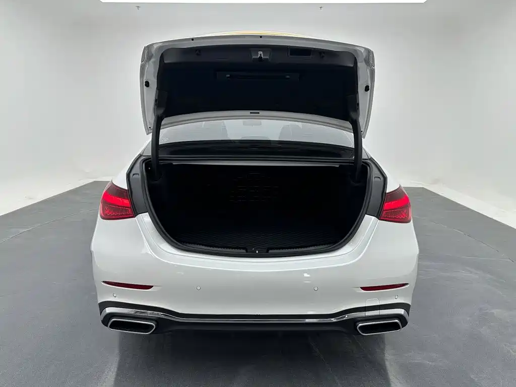 Фото 10 - Mercedes-Benz C-Class
