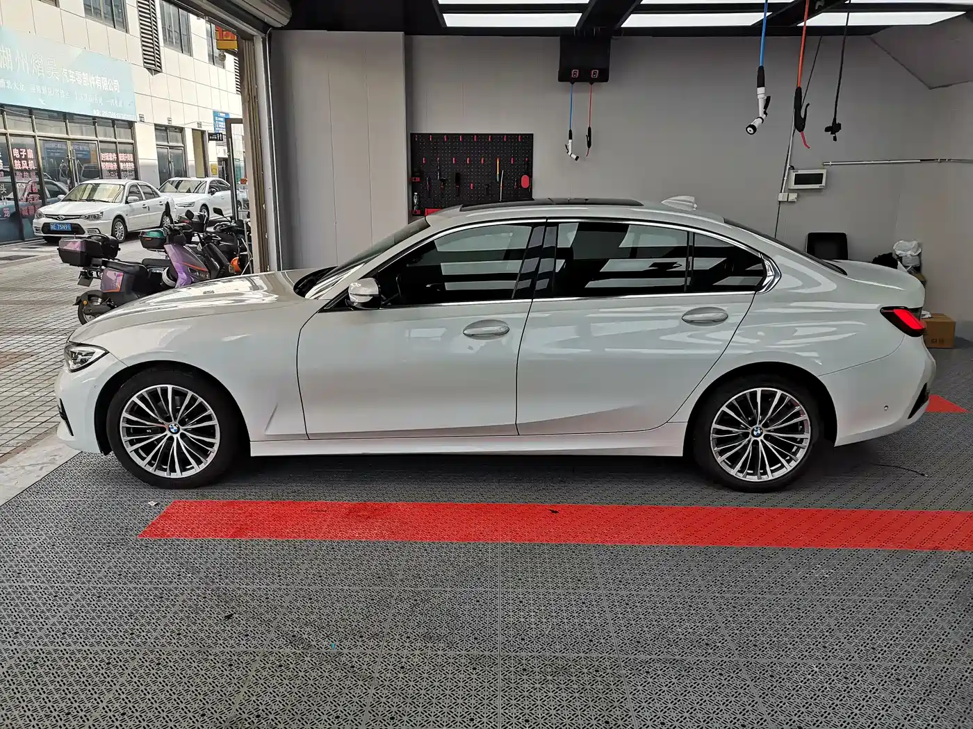 BMW 3 Series 2020 325Li Launch Edition фото 7