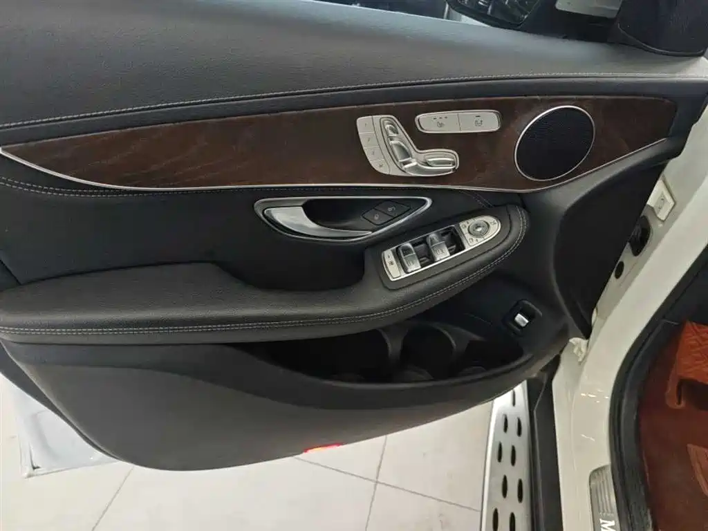Mercedes-Benz GLC 2020 GLC 300 L 4MATIC Dynamic фото 28