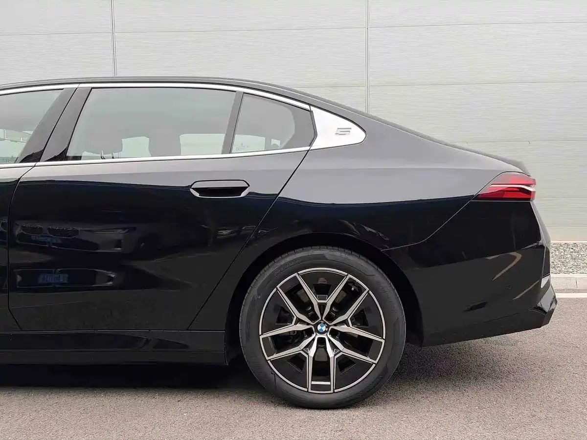 BMW i5 2025 2024 eDrive 35L M Sport Package