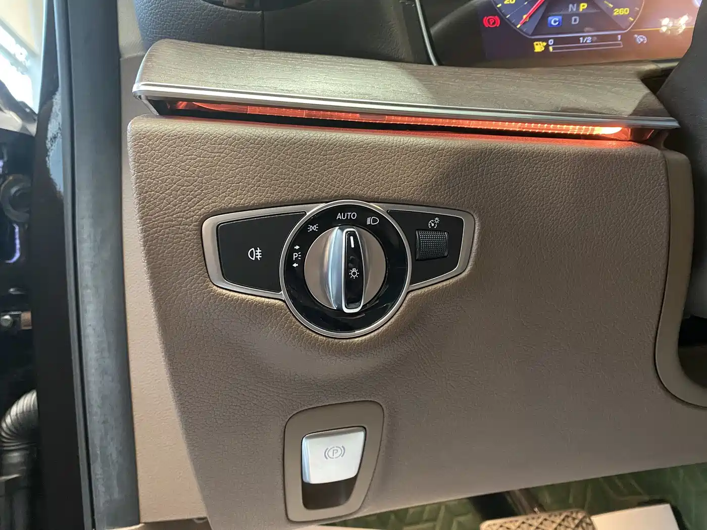 Mercedes-Benz E-Class 2020 E 260 L 4MATIC фото 5