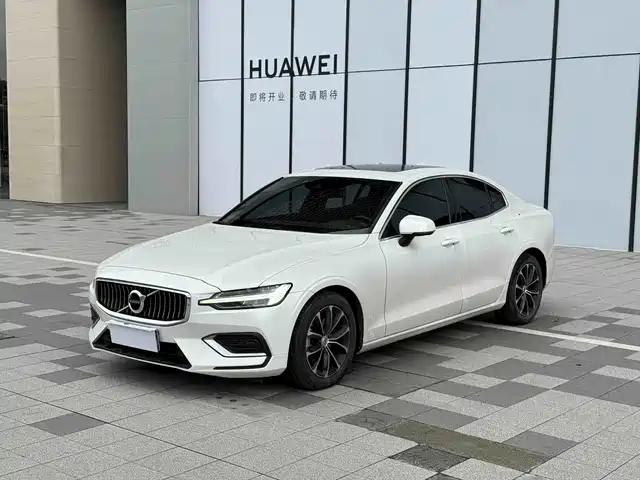 Volvo S60 2022