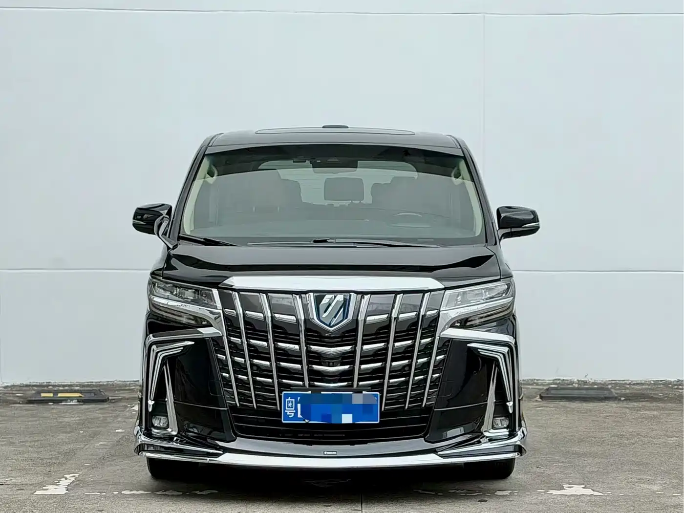 Toyota Alphard 2020 Hybrid 2.5L Luxury Edition фото 2