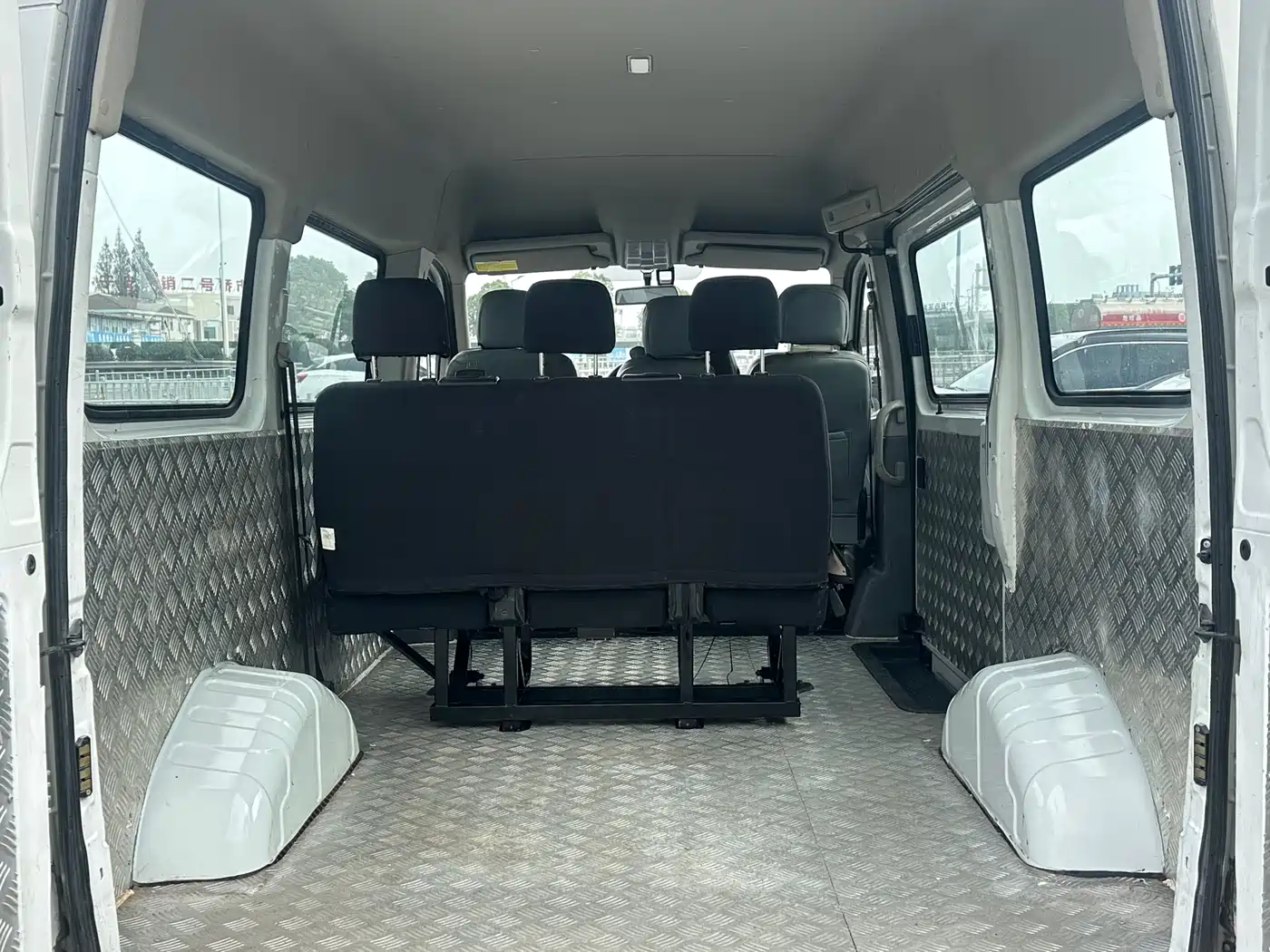 SAIC Maxus Xintu V80 2019 2.5T Classic 6-speed manual Aoyuntong modified short wheelbase ultra-low roof 5/6-seater фото 12