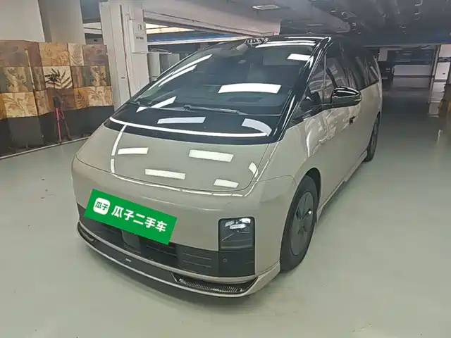 Li Auto MEGA 2025