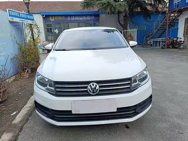 VOLKSWAGEN SANTANA