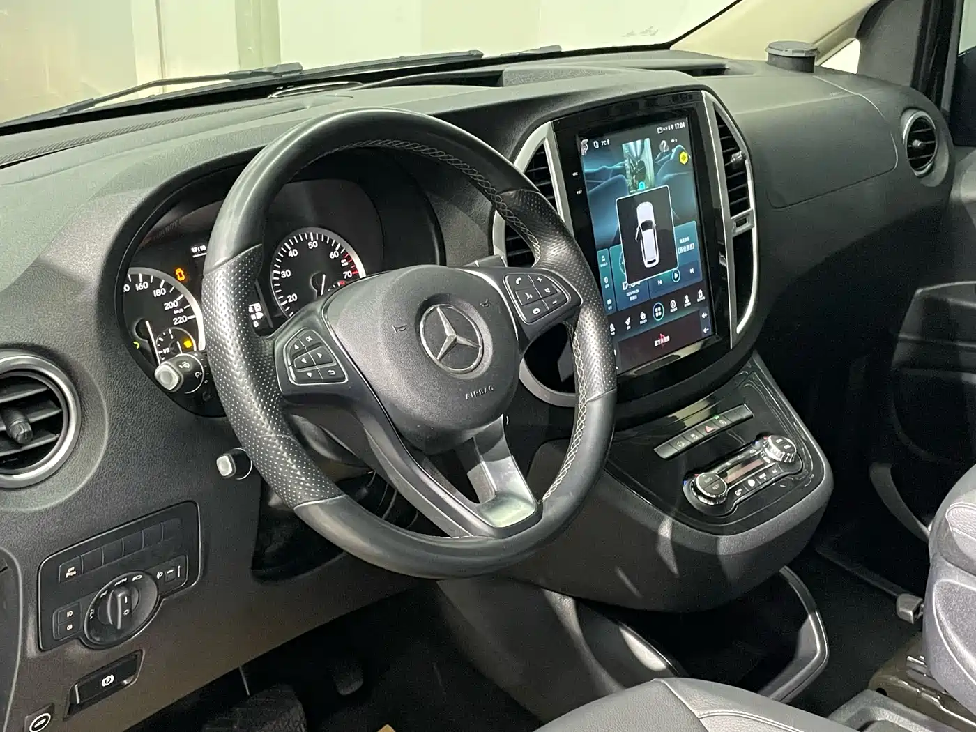 Mercedes-Benz Vito 2018 2.0T Business Edition China VI фото 8